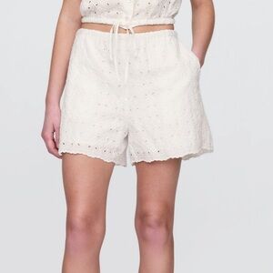 GAP Women's White Eyelet High Waist Shorts, M Tall